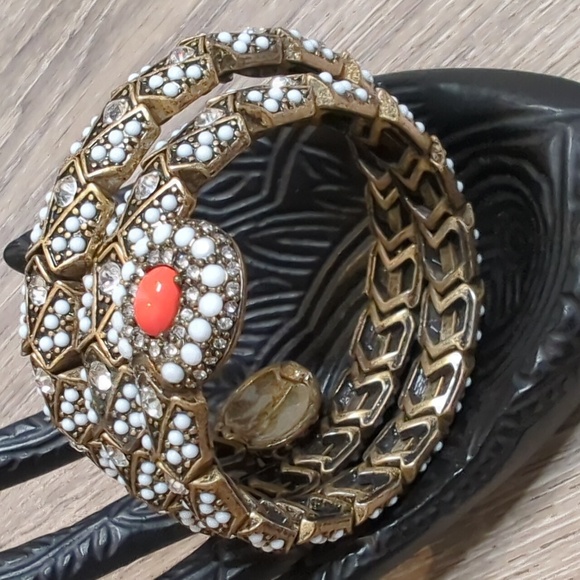 Vintage Gold and White Wrap Bracelet - Picture 6 of 11